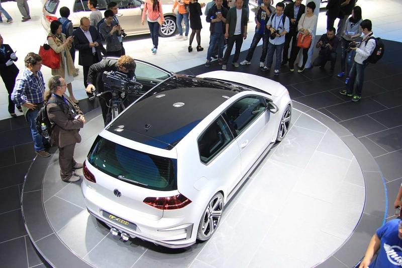 VW Golf R 400 Concept