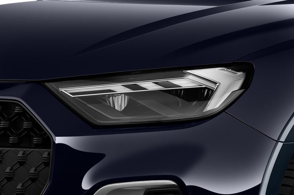 Audi A1 Citycarver (Baujahr 2020) Basis 5 Türen Scheinwerfer