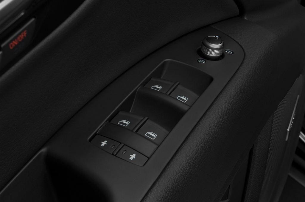 Audi Q7 (Baujahr 2011) - 5 Türen Bedienungselemente Tür