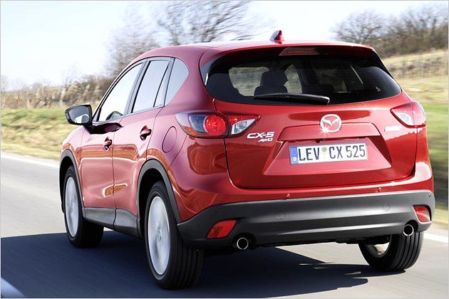 Der CX-5 ist sowohl mit Front- als auch mit Allradantrieb erhältlich