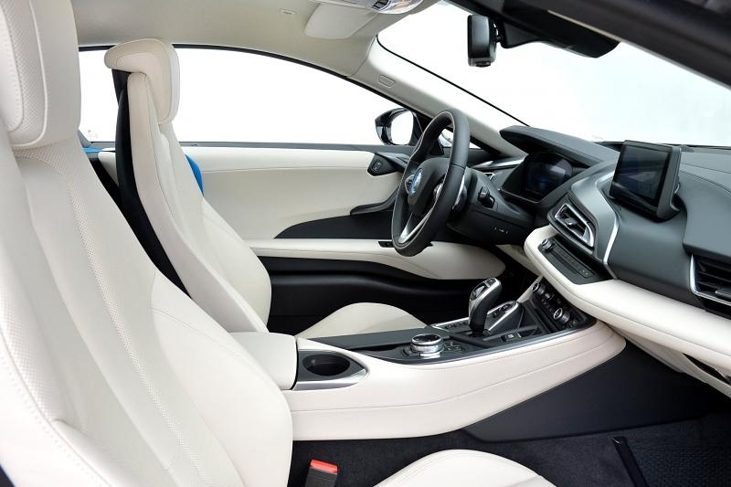 Der Innenraum des BMW i8