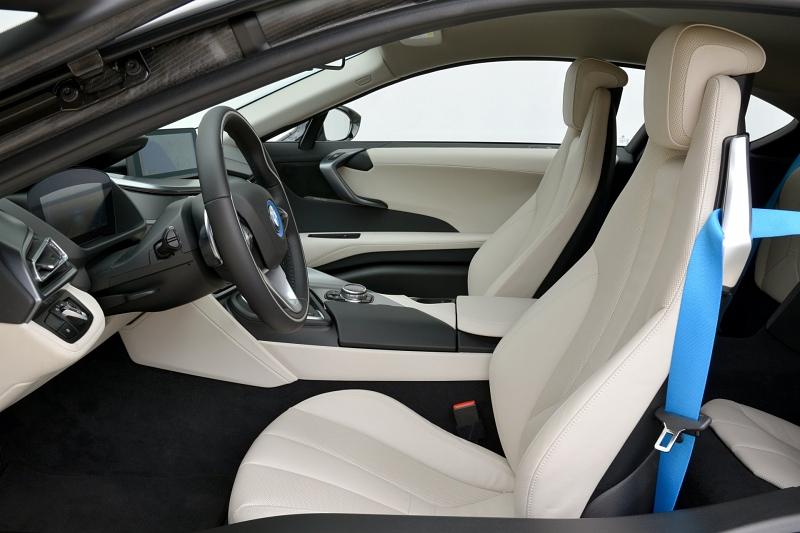 BMW i8: die Sportsitze bieten guten Seitenhalt