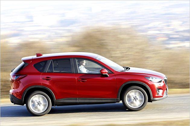 Ansteigende Fenster- und abfallende Dachlinie: Der CX-5 tritt sehr dynamisch auf