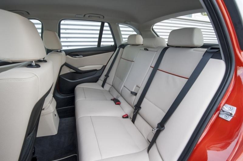 BMW X1 xDrive 20i: mäßig konturierte Rückbank