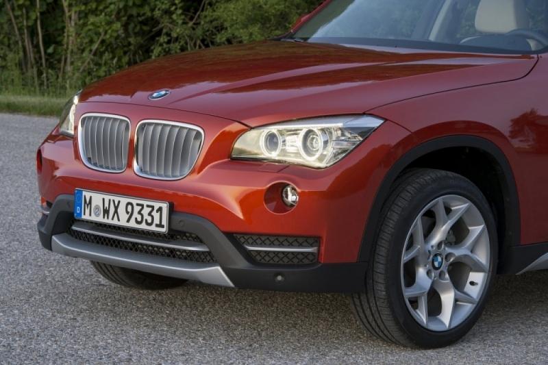 Die aufgefrischte Front des BMW X1 xDrive 20i