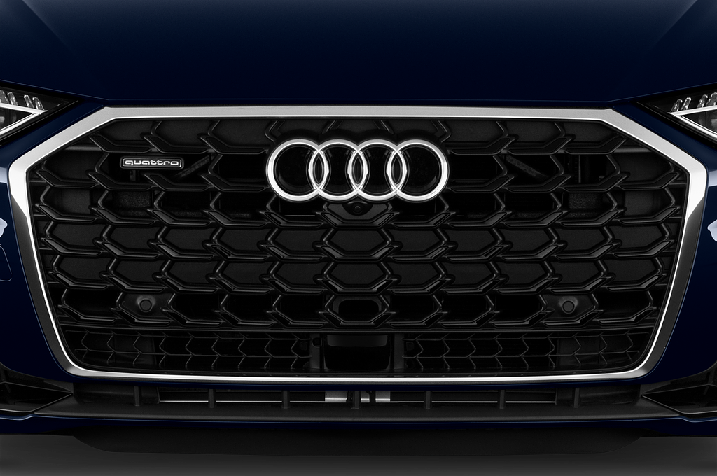 Audi A8 (Baujahr 2022) Base PHEV 4 Türen Kühlergrill und Scheinwerfer