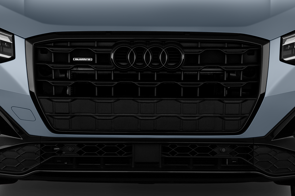 Audi Q2 (Baujahr 2021) - 5 Türen Kühlergrill und Scheinwerfer