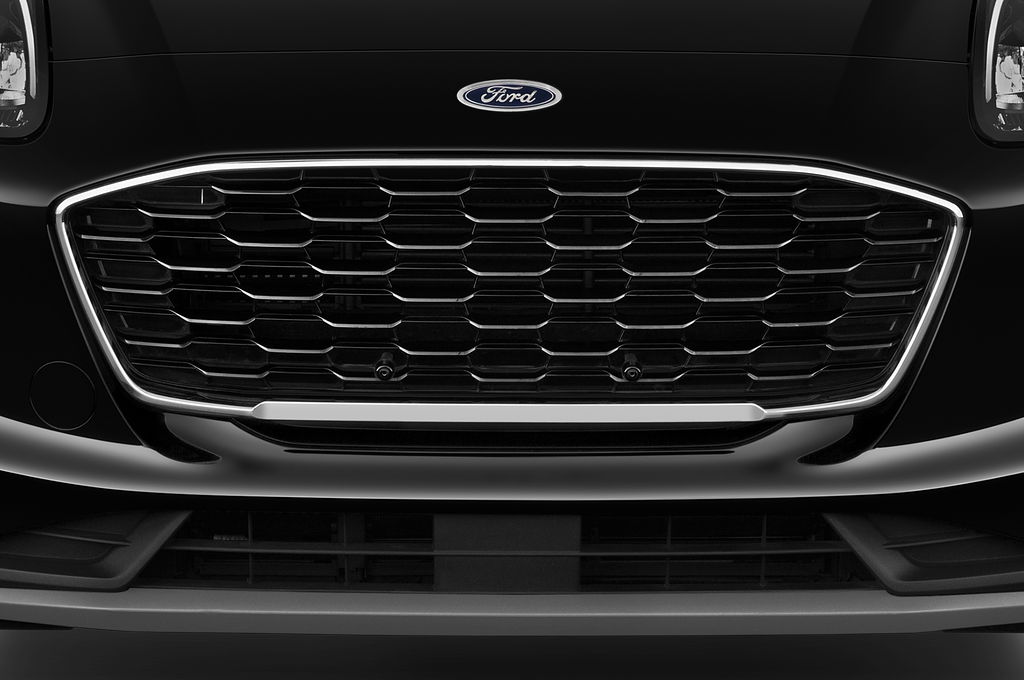 Ford Puma (Baujahr 2023) Titanium 5 Türen Kühlergrill und Scheinwerfer