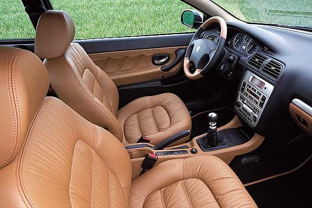 Elegantes Interieur: Leder gibt`s in der Platinum-Ausstattung