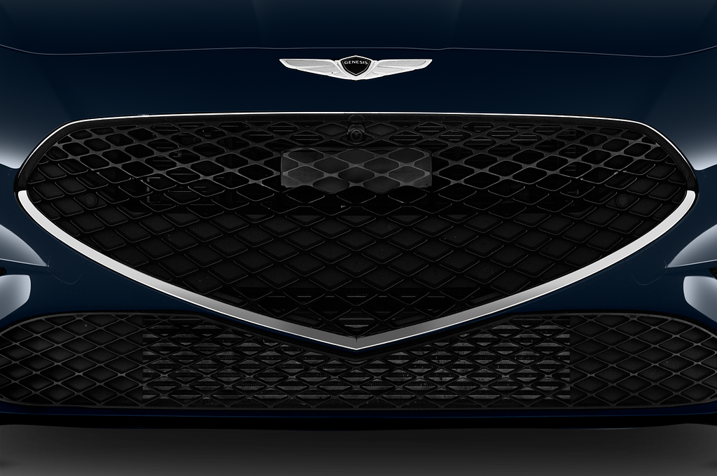Genesis G70 (Baujahr 2023) Sport 4 Türen Kühlergrill und Scheinwerfer
