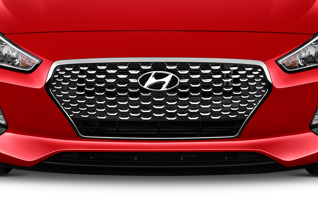Hyundai i30 (Baujahr 2020) Trend 5 Türen Kühlergrill und Scheinwerfer