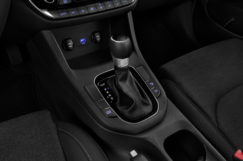 Hyundai i30 (Baujahr 2020) Trend 5 Türen Schalthebel