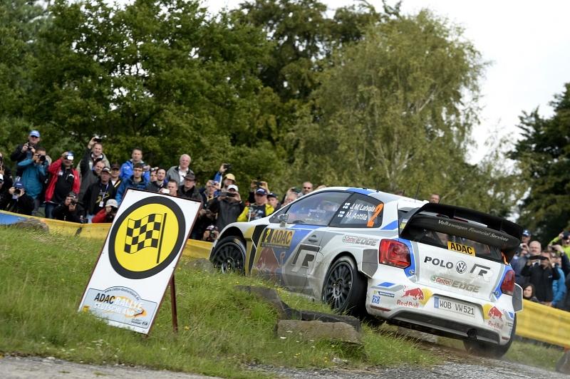 Der Finne Jari-Matti Latvala war bis Sonntagfrüh noch klar in Führung.