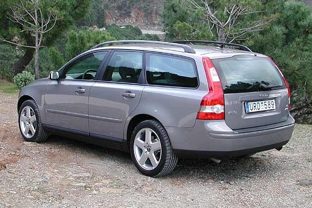 Das Heck erinnert an den Volvo-Geländewagen XC90