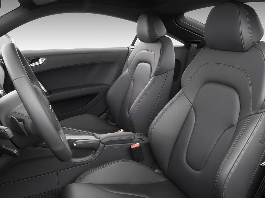 Audi TTS (Baujahr 2010) - 3 Türen Vordersitze