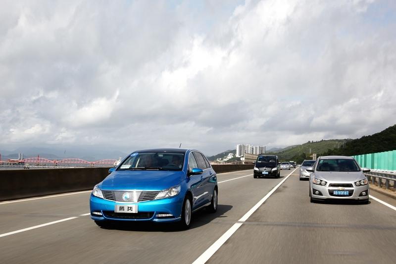Der Denza ist maximal 150 km/h schnell
