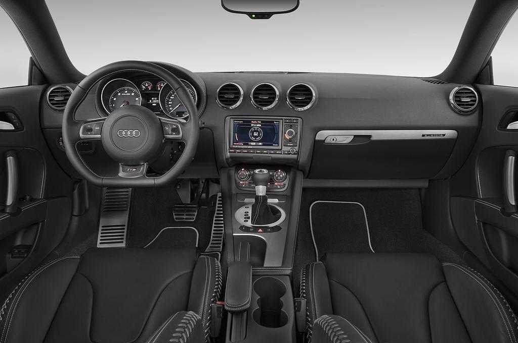 Audi TTS (Baujahr 2011) - 3 Türen Cockpit und Innenraum