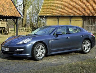Auch von der Seite macht der Porsche Panamera eine gute Figur.