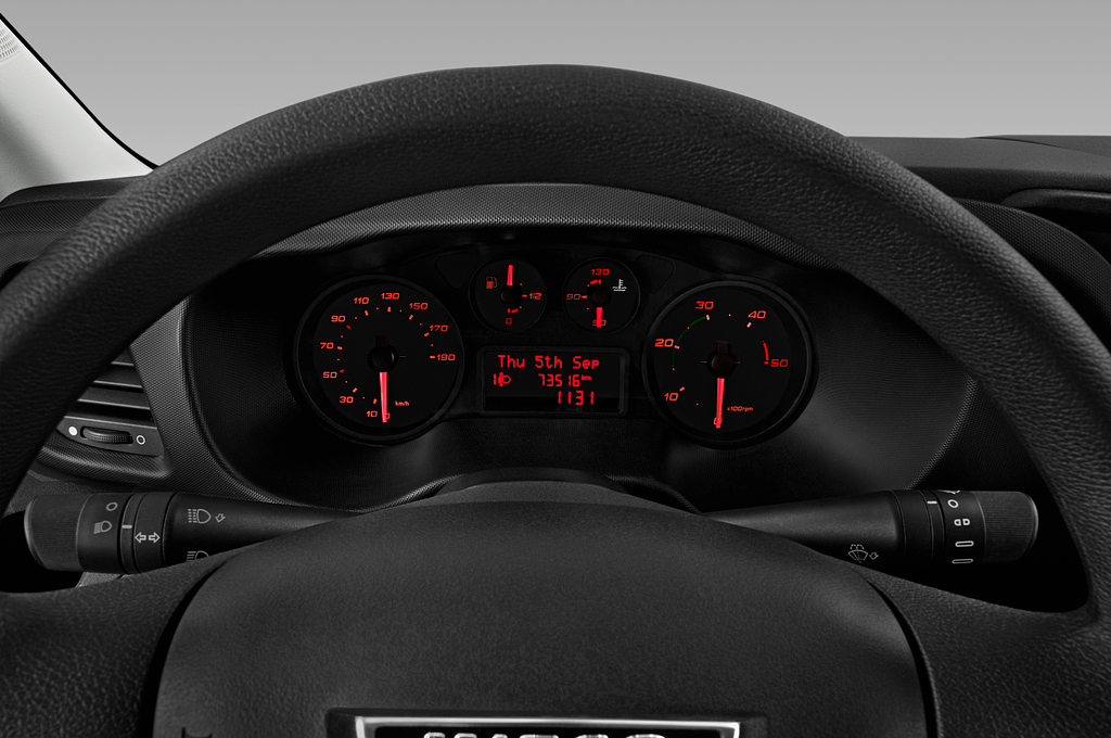 Iveco Daily (Baujahr 2021) - 4 Türen Tacho und Fahrerinstrumente