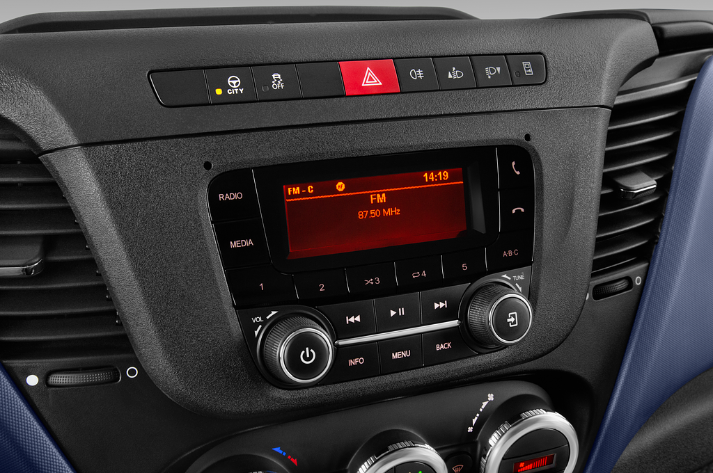 Iveco Daily (Baujahr 2021) - 4 Türen Radio und Infotainmentsystem