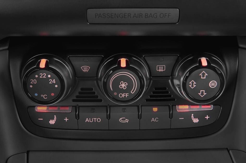 Audi TTS (Baujahr 2011) - 3 Türen Temperatur und Klimaanlage