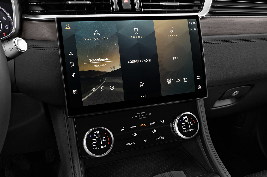 Jaguar F-Pace (Baujahr 2021) S 5 Türen Mittelkonsole
