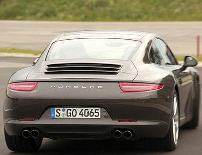 Der Porsche Carrera S in anthrazitbraunmetallic