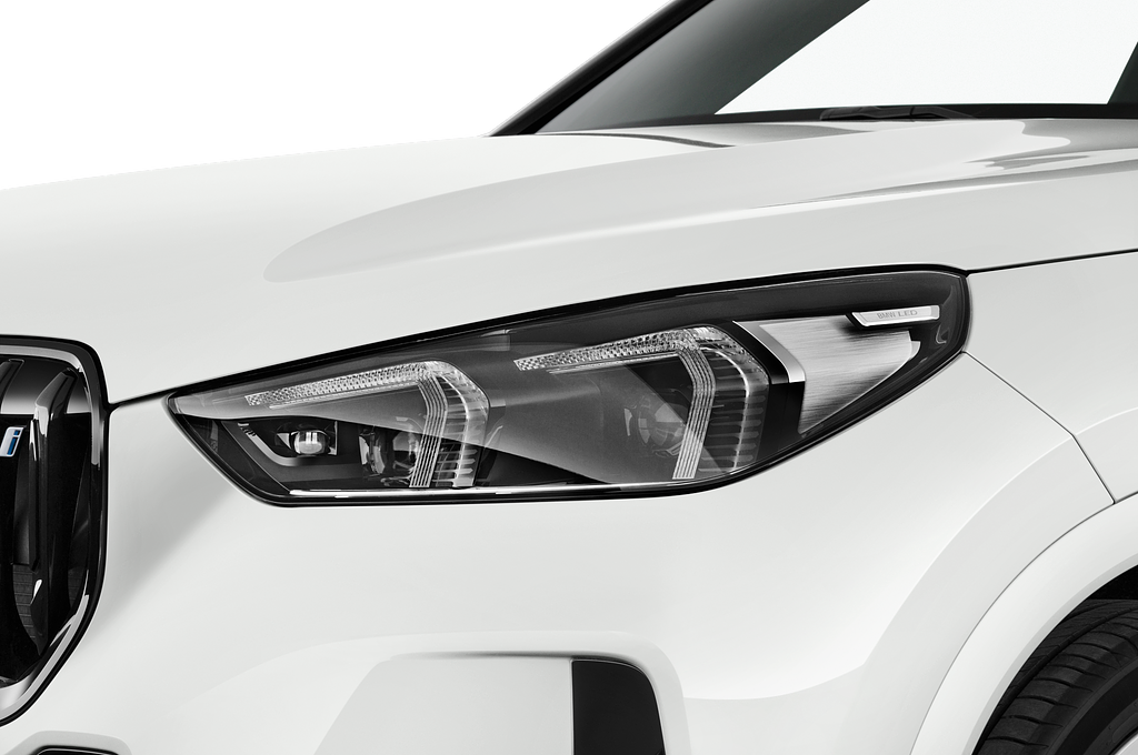 BMW iX1 (Baujahr 2023) M Sportpaket 5 Türen Scheinwerfer