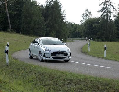 Der Citroën DS5 Hybrid4 kann richtig sparsam unterwegs.