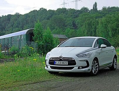Flott auf der Autobahn, flott in der Kurve.