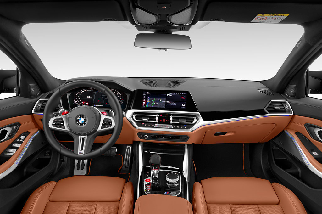 BMW M3 (Baujahr 2022) Competition 4 Türen Cockpit und Innenraum