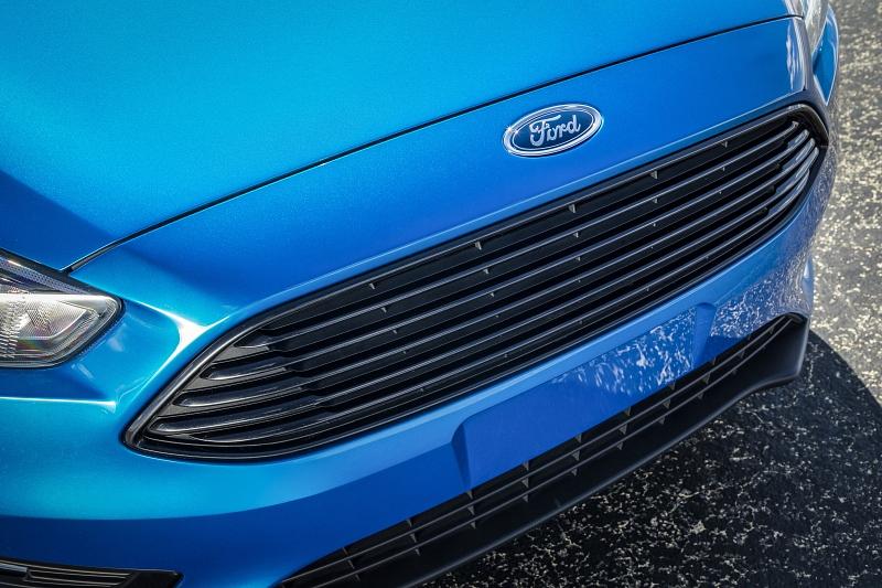 Im neuen Ford Focus feiert der Distanz-Warner seine Ford Europa-Premiere.