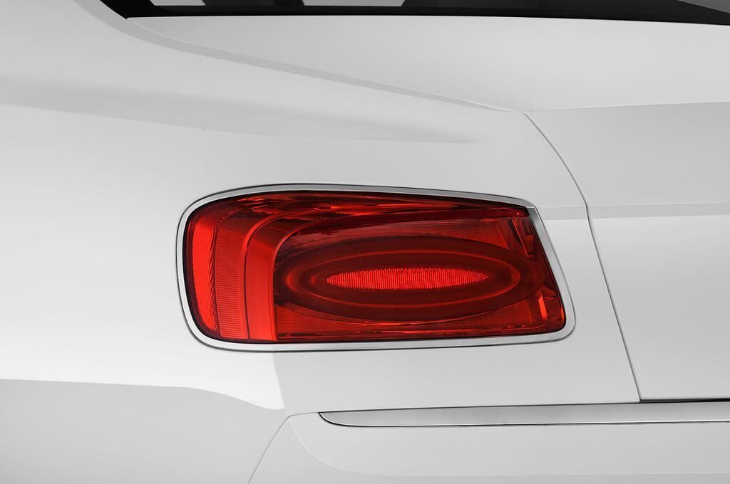 Bentley Continental Flying Spur (Baujahr 2015) - 4 Türen Rücklicht