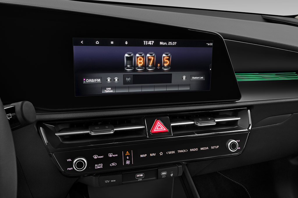 Kia Niro Plug-in Hybrid (Baujahr 2023) Spirit 5 Türen Radio und Infotainmentsystem