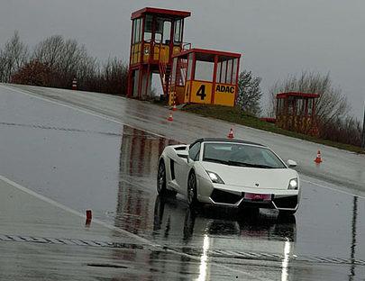 Flach, breit, stark. Das ist der Lamborghini Gallardo.