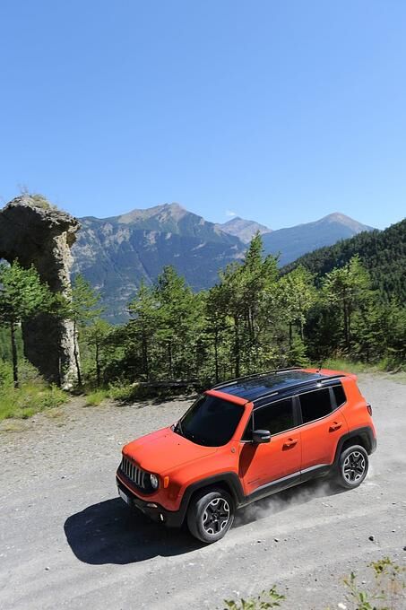 Der Jeep Renegade Trailhawk hat einen Allradantrieb mit Untersetzung