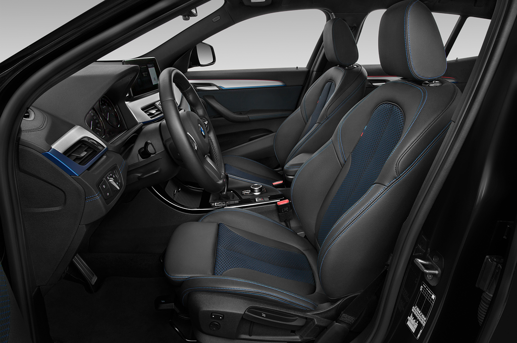 BMW X2 (Baujahr 2023) M Sport 5 Türen Vordersitze