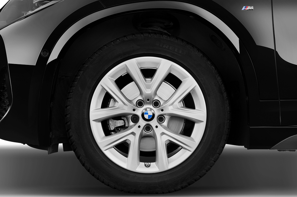 BMW X2 (Baujahr 2023) M Sport 5 Türen Reifen und Felge