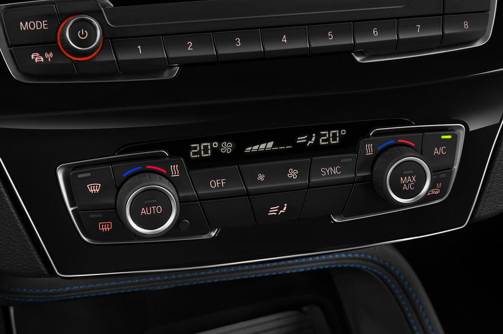BMW X2 (Baujahr 2023) M Sport 5 Türen Temperatur und Klimaanlage