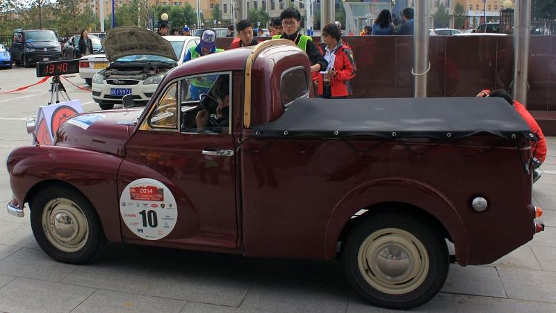 Das Siegerauto: ein Austin Morris Minor Pick-up.