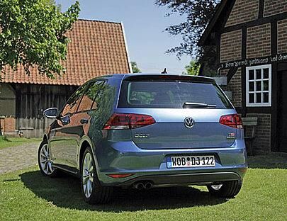  Die neue Sportlichkeit wird durch die scharfen Sicken in der Motorhaube erzeugt.
