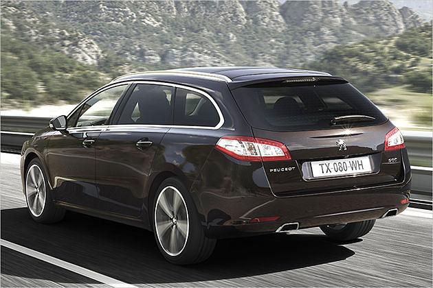 Mit 4,83 Meter ist der 508 SW fünf Zentimeter länger als der kommende VW Passat Variant
