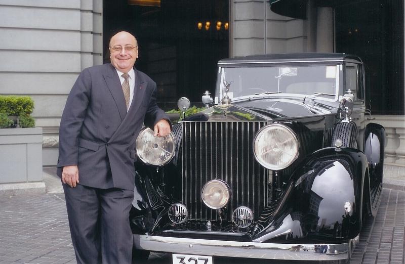 Peninsula Hotel Hong Kong Rolls-Royce Martin Oxley mit Rolls-Royce Phantom II