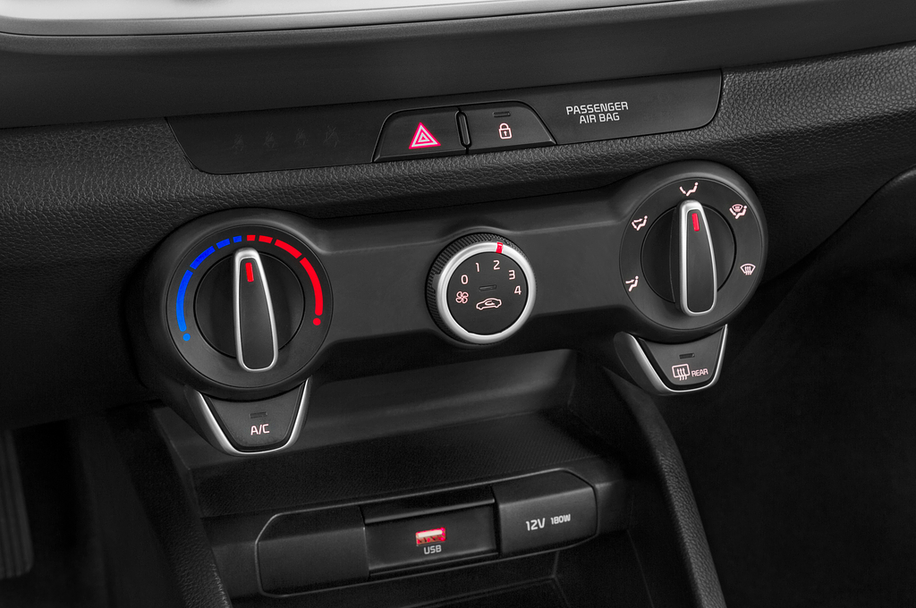 Kia Stonic (Baujahr 2023) Vision 5 Türen Temperatur und Klimaanlage