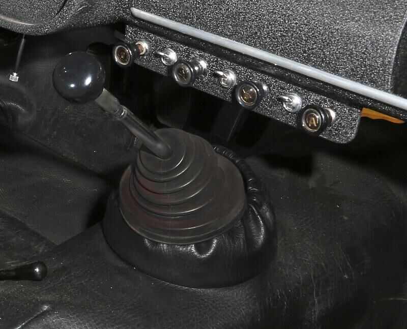 Typischer Alfa-Romeo-Ganghebel