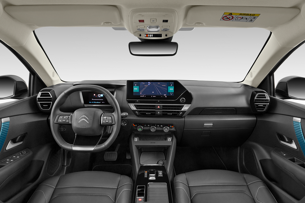 Citroen E-C4 X (Baujahr 2023) Shine 5 Türen Cockpit und Innenraum