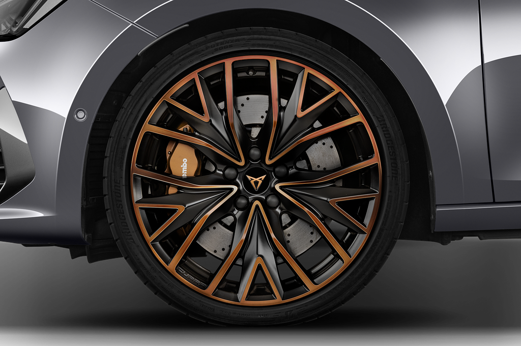 Cupra Leon (Baujahr 2021) VZ 5 Türen Reifen und Felge