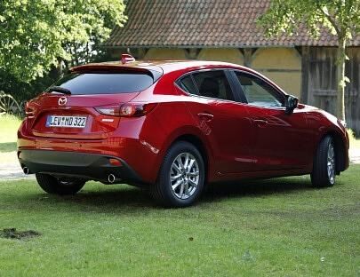 Der Mazda 3 ist auch von hinten eine Augenweide.