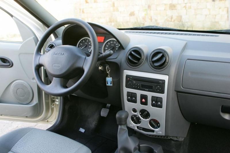 Cockpit Dacia Logan Stufenheck