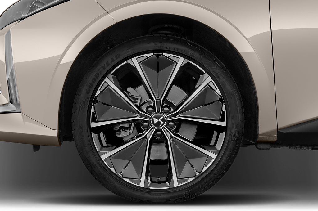 DS DS 4 E-Tense (Baujahr 2022) Rivoli 5 Türen Reifen und Felge